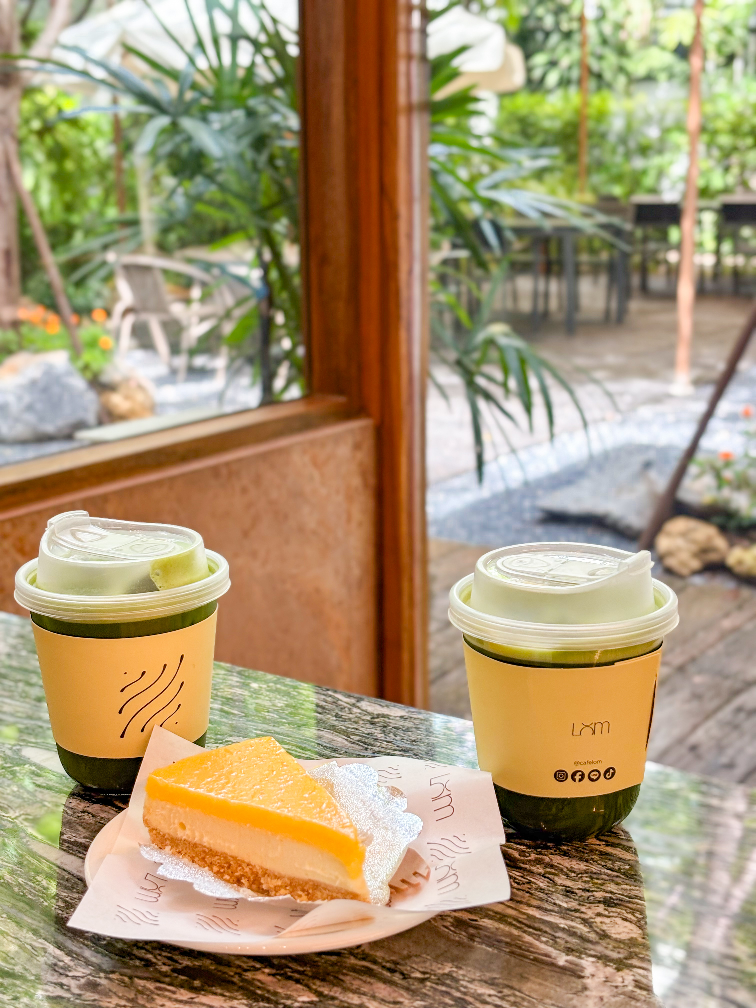 Cafe Lom