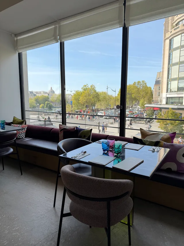 Le Café Maxime Frédéric at Louis Vuitton