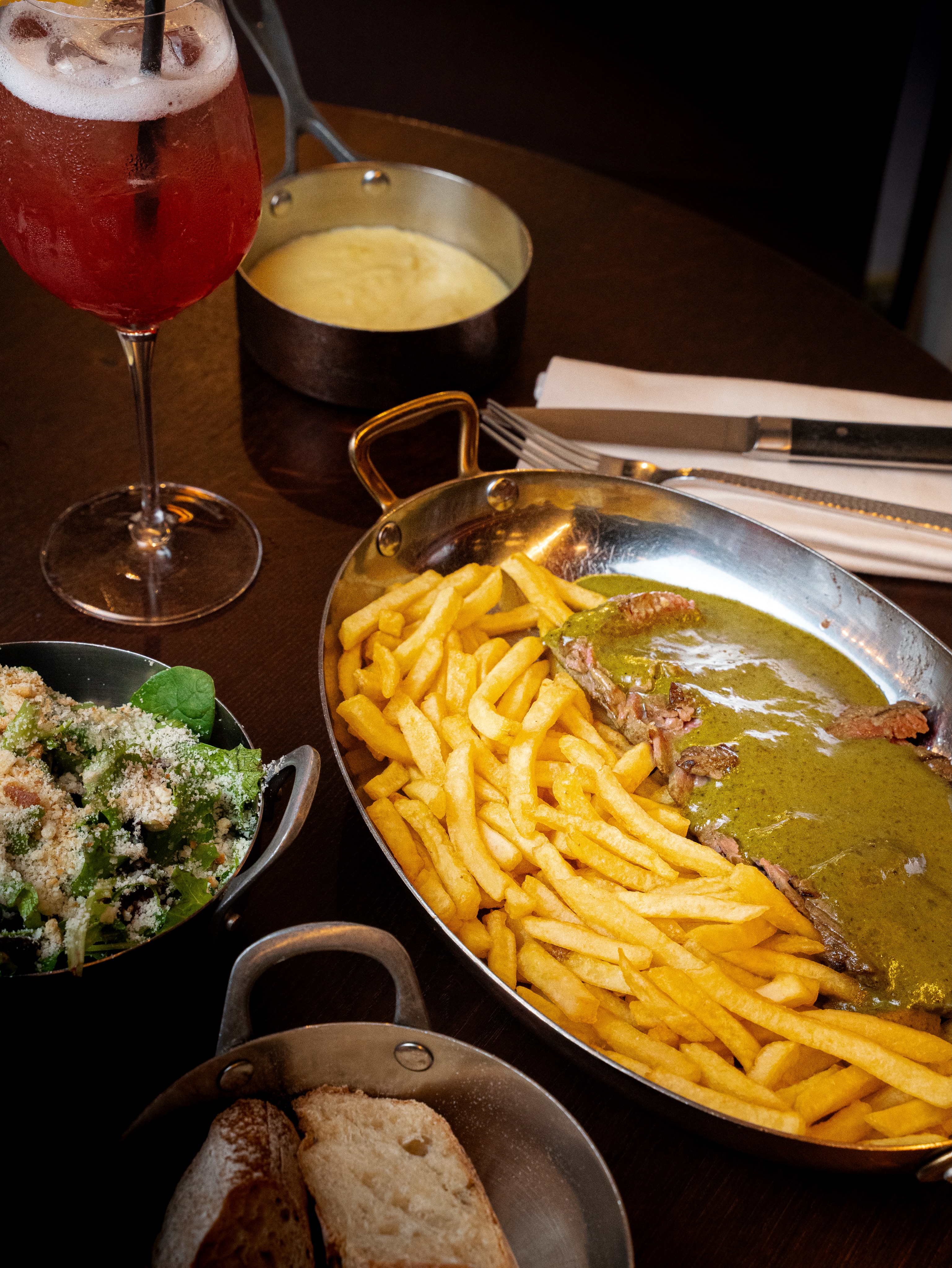 A steak at Black Angus Saint-Lazare