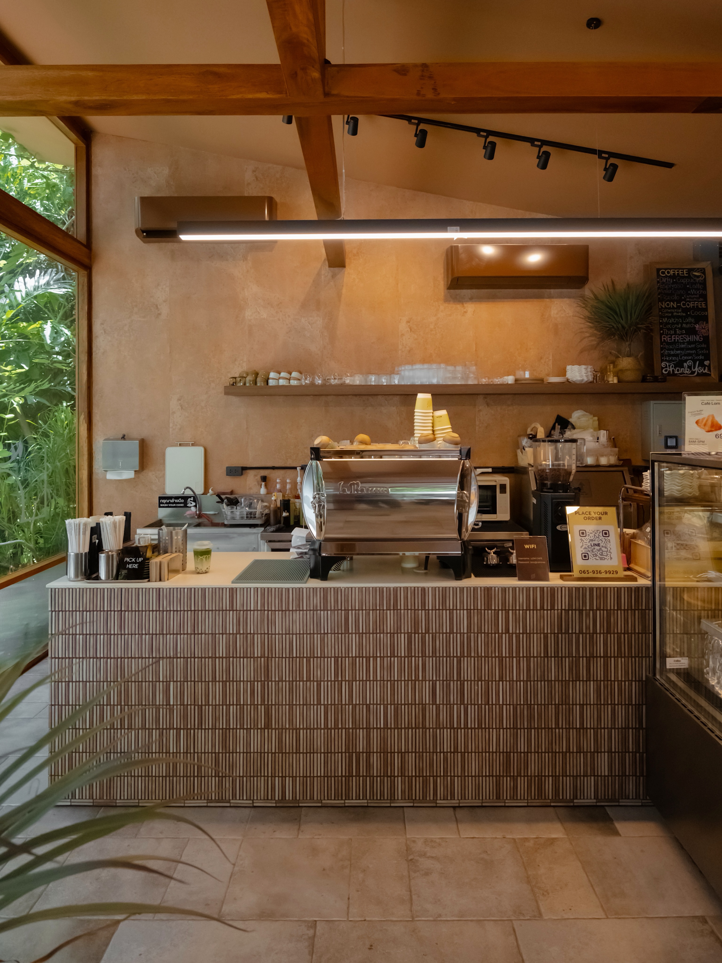 Cafe Lom — cafelom