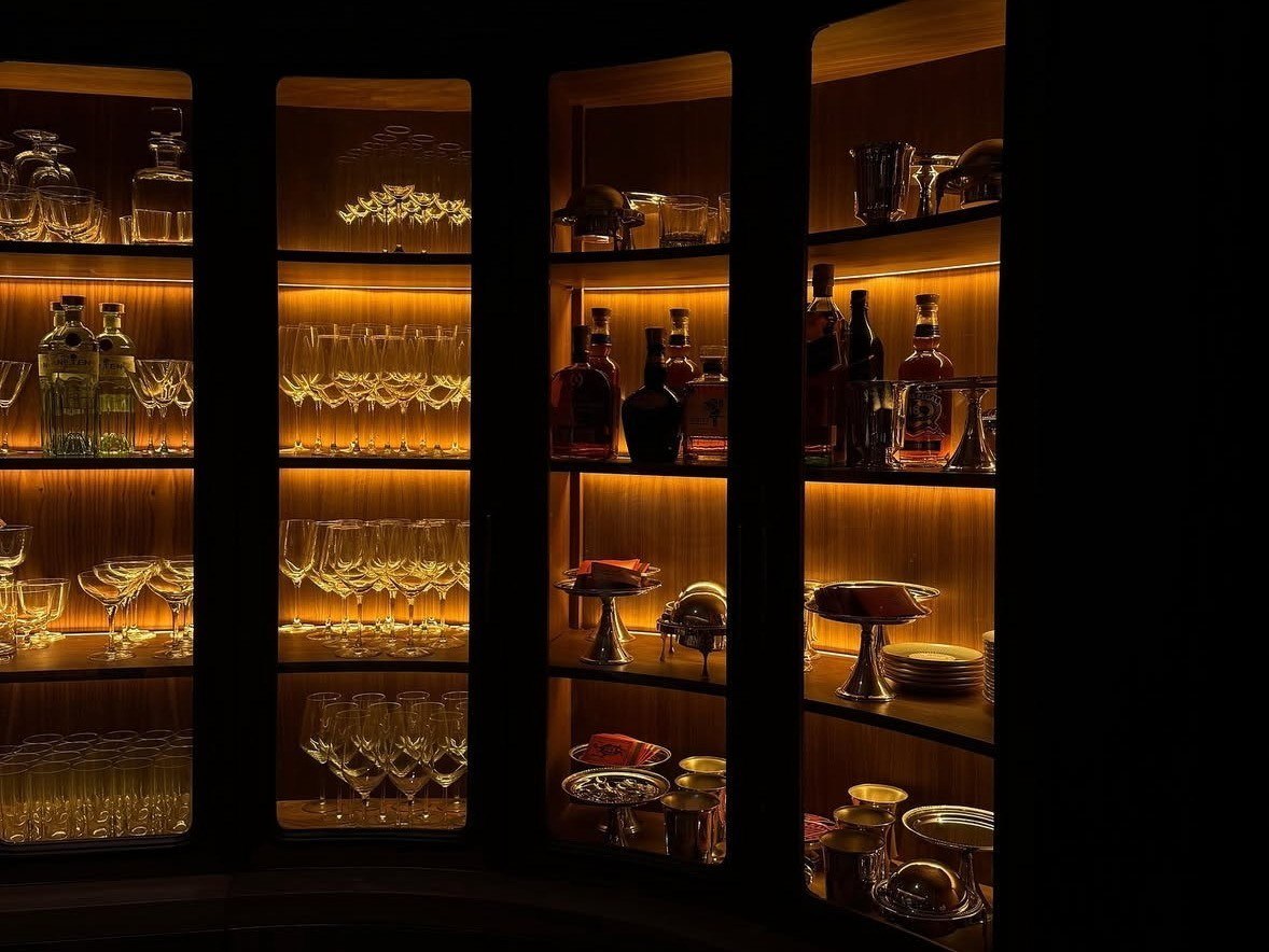 Inside Club Alice, Etiler