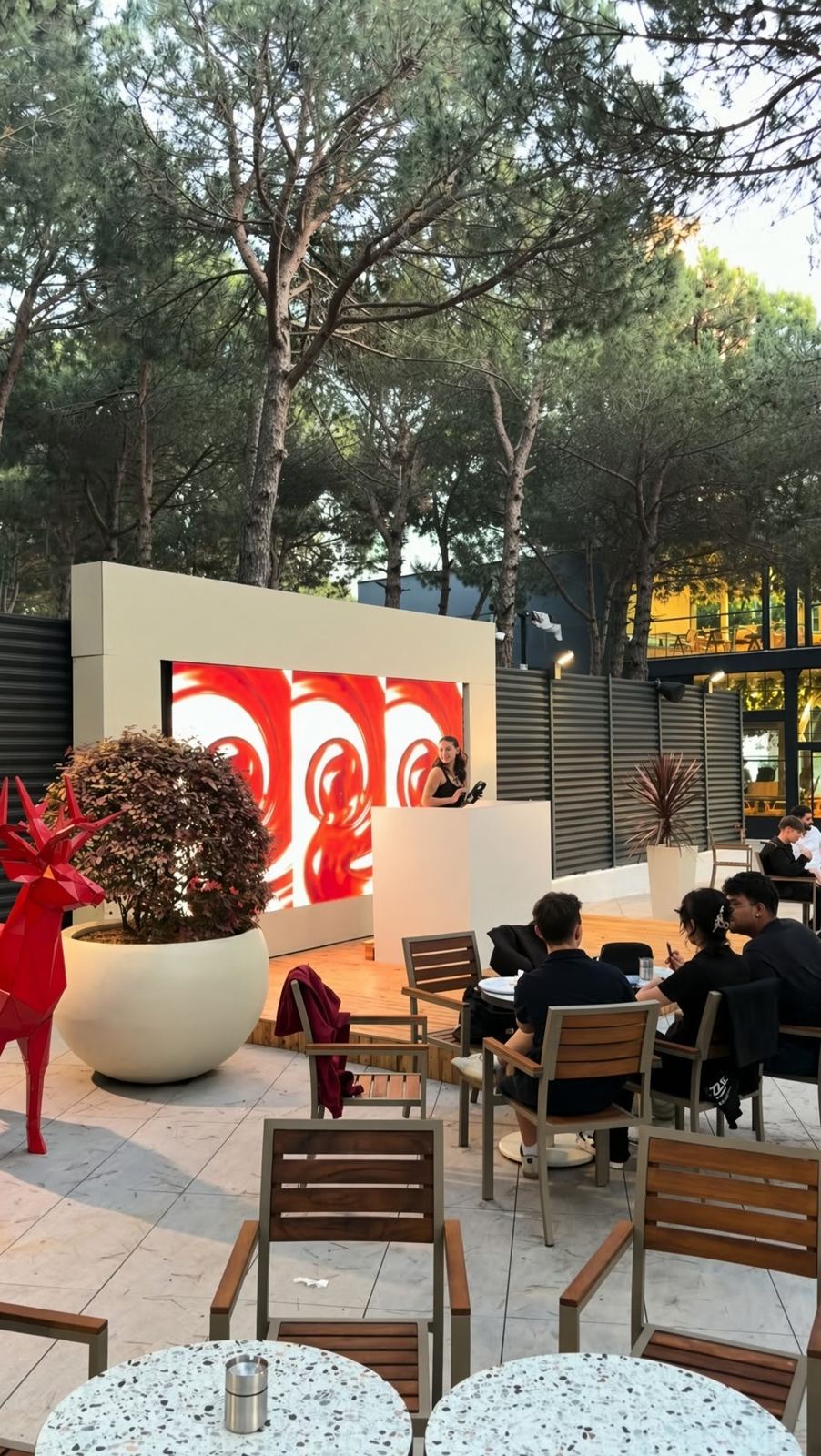 Dozze Orman forest patio in Maltepe — tables under the pines