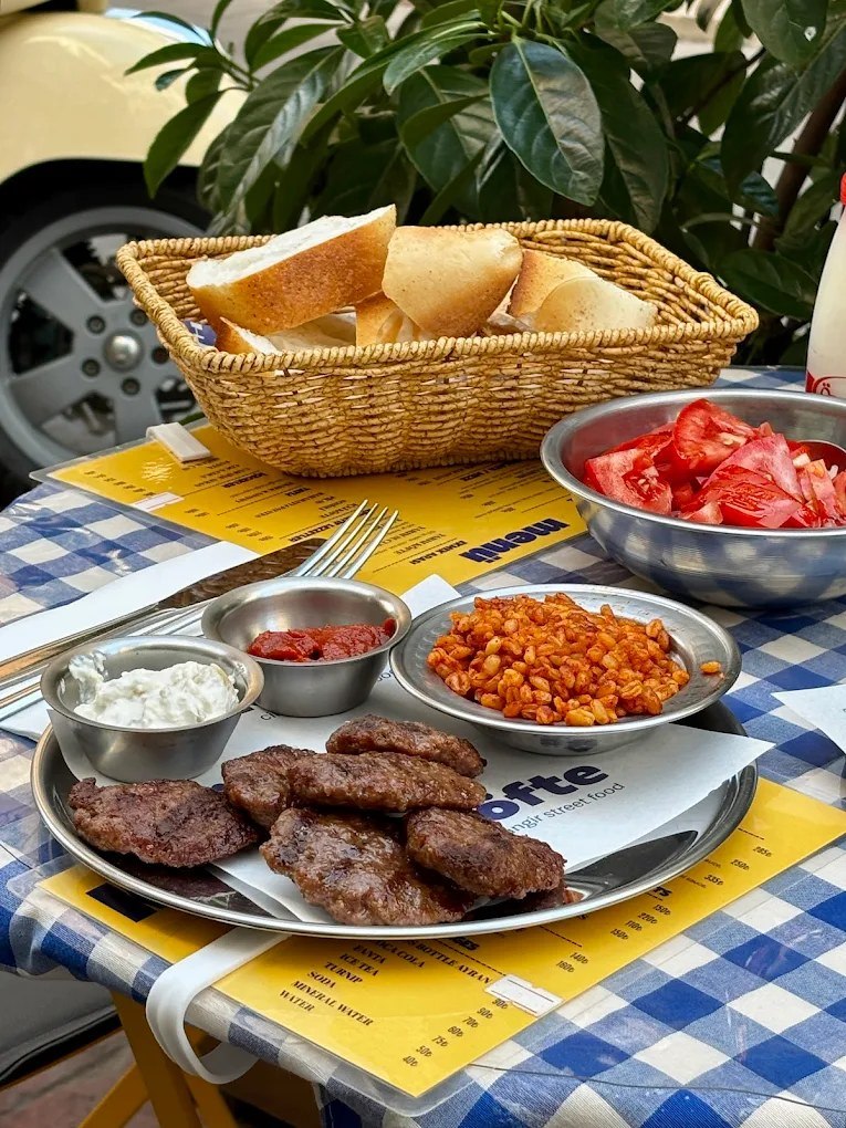 Köfte Cihangir — Istanbul Muse