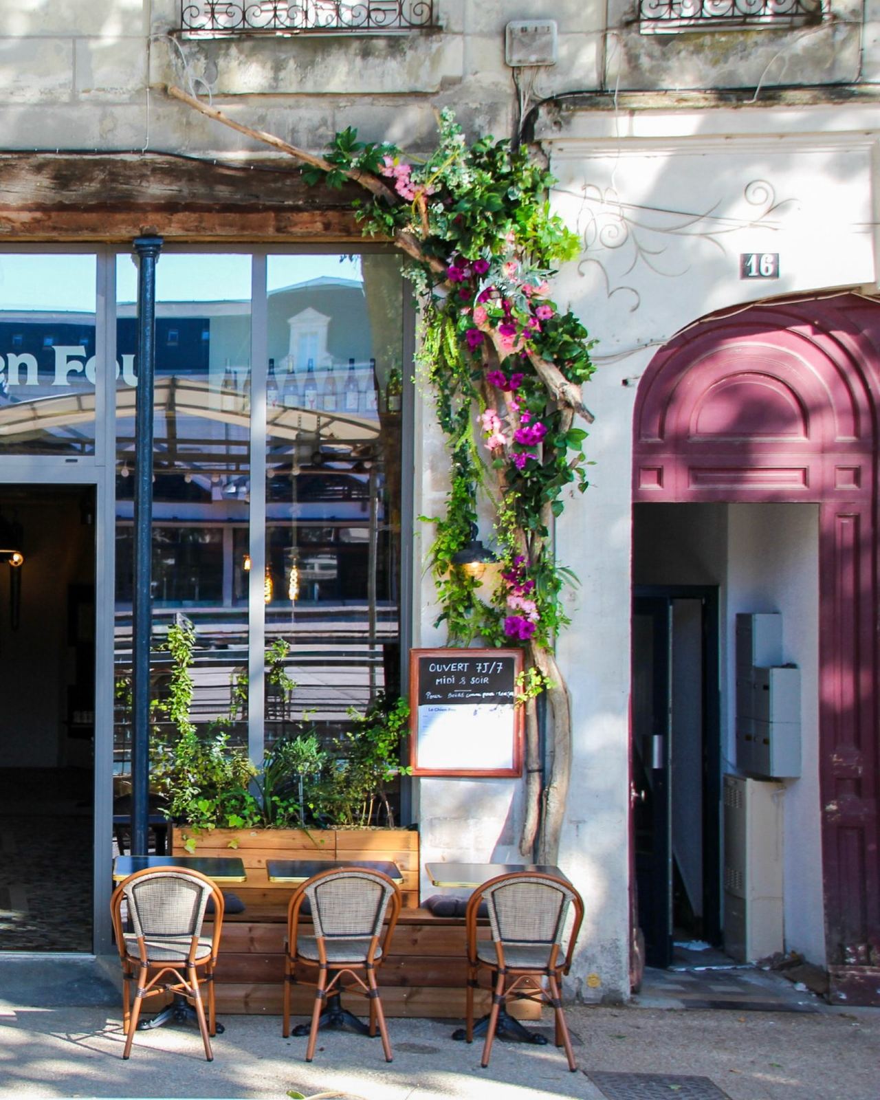 The dining room at Le Chien Fou