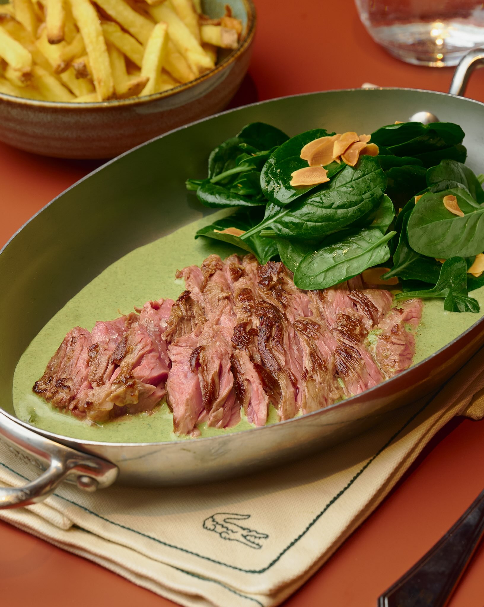 Café Lacoste — lecafelacoste