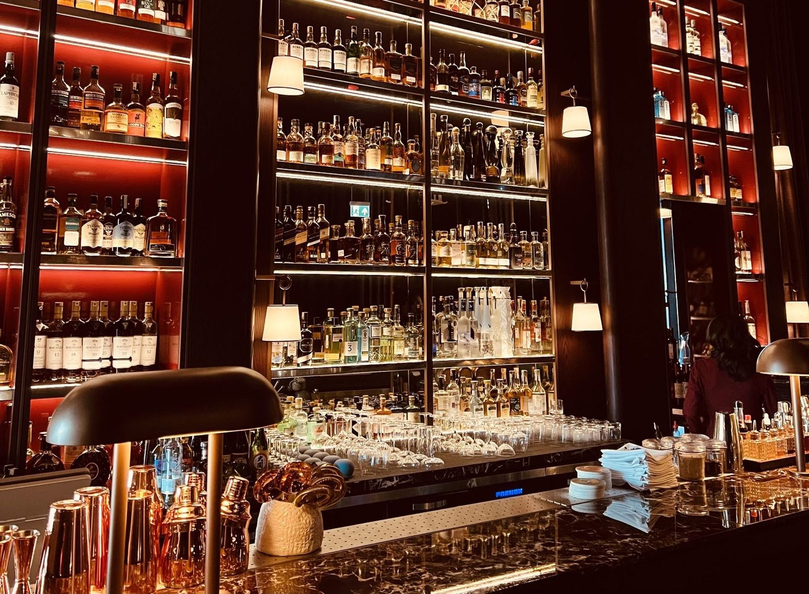 Lips Wine Bar — Müdavim