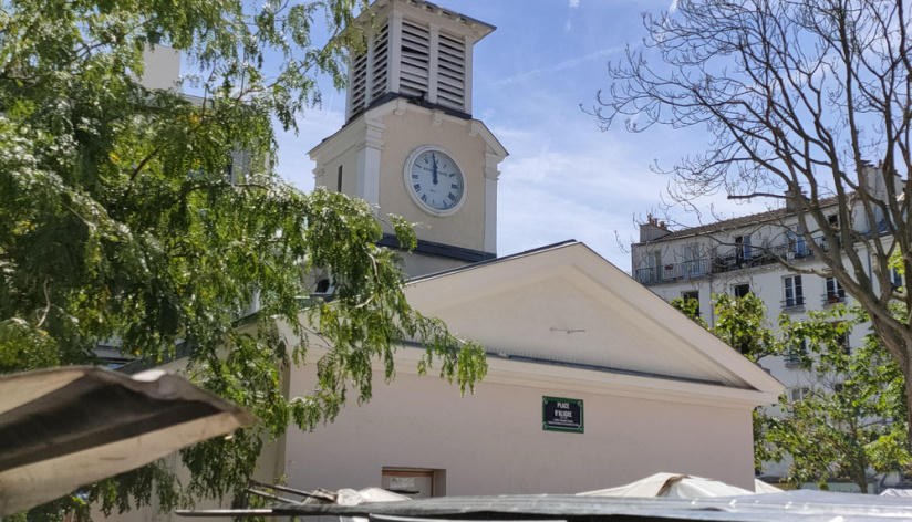 Le pavillon à horloge de la place d’Aligre, près de la rue de Cotte