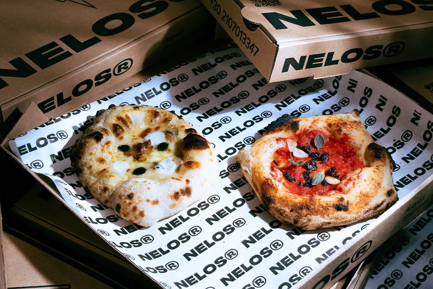 A table at Nelos Pizza