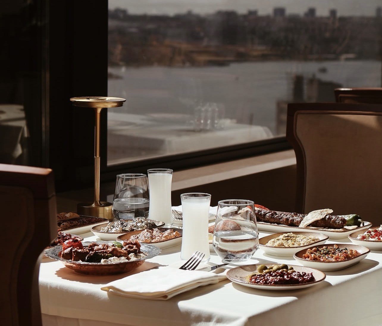 Peyvaz Restaurant Galata — Müdavim