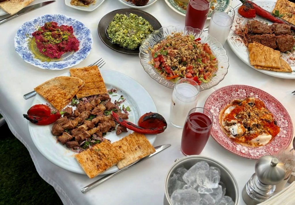 Grilled meats and peppers at Sanayi Bahçe