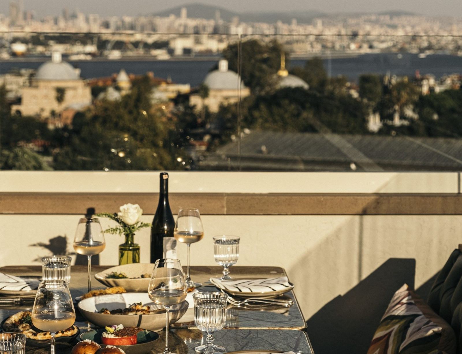 Sentez Restaurant — Müdavim