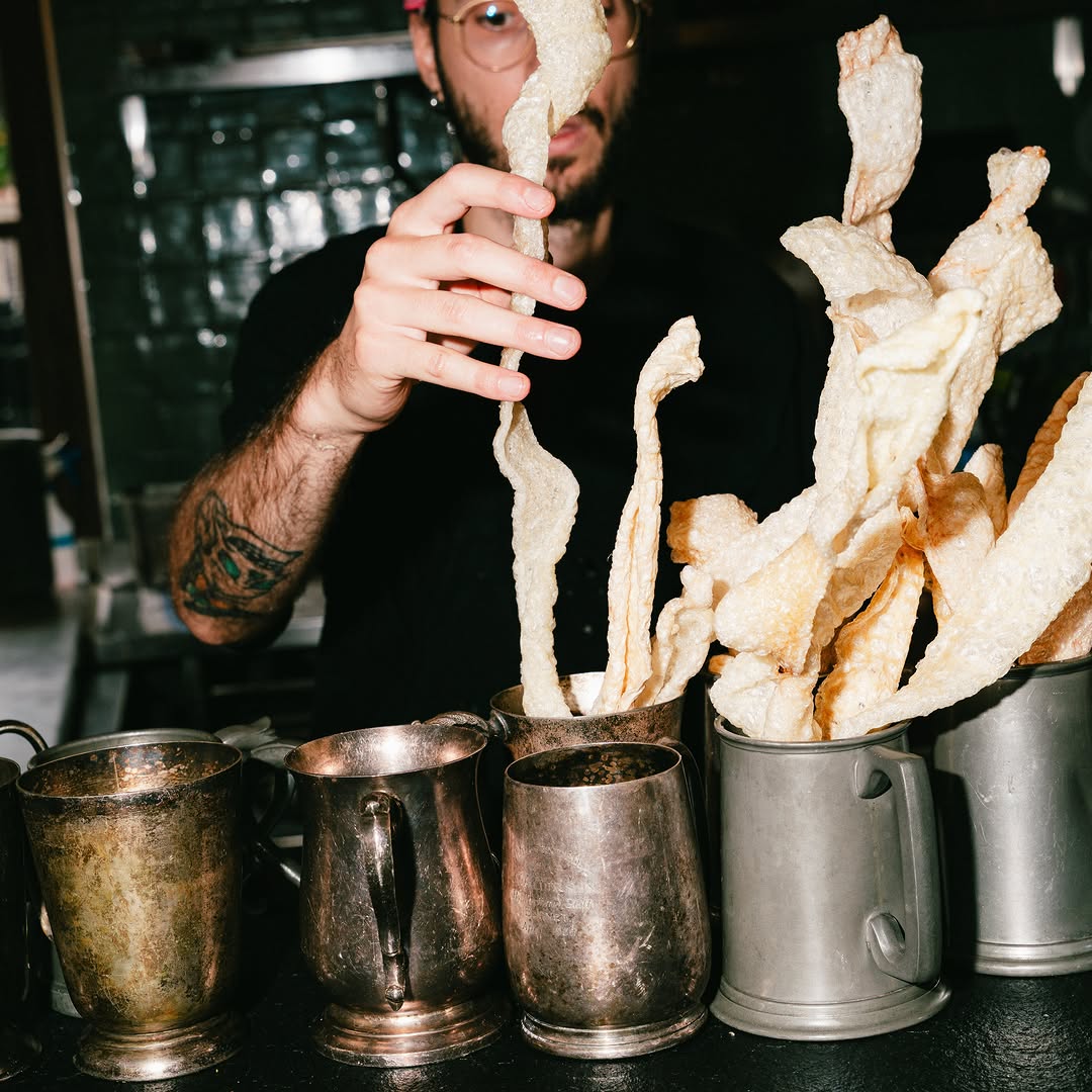 A still from Tavern