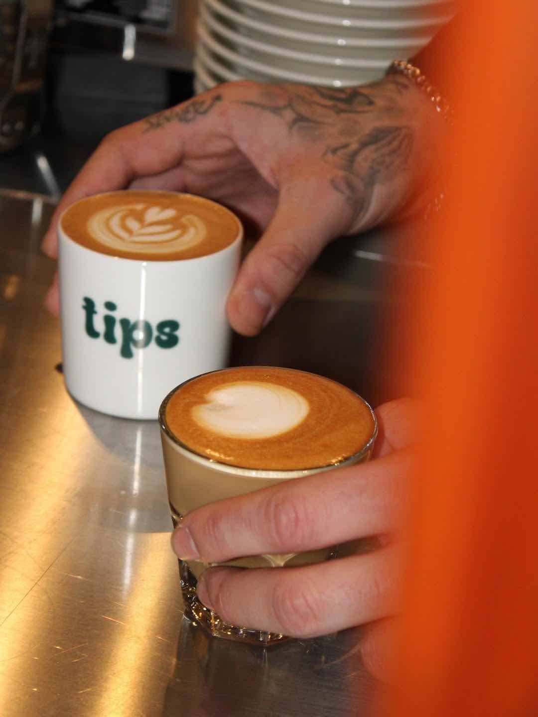 Inside Tips Coffee Eatery, Moda
