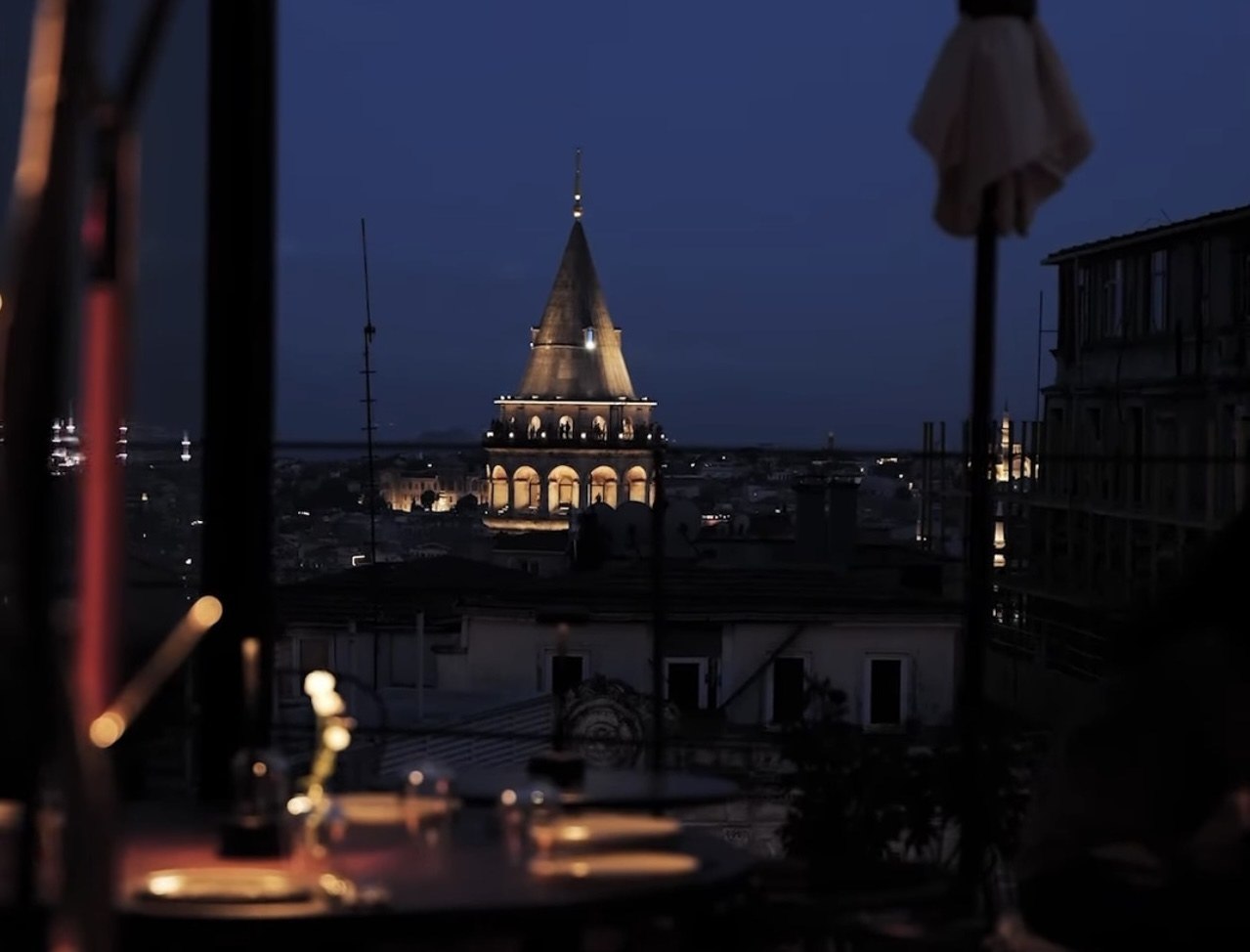 Tone İstanbul — Müdavim